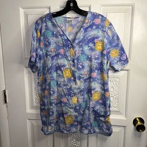 Simply Basic Suns Stars & Heart Snap Down Scrub Jacket Size Large